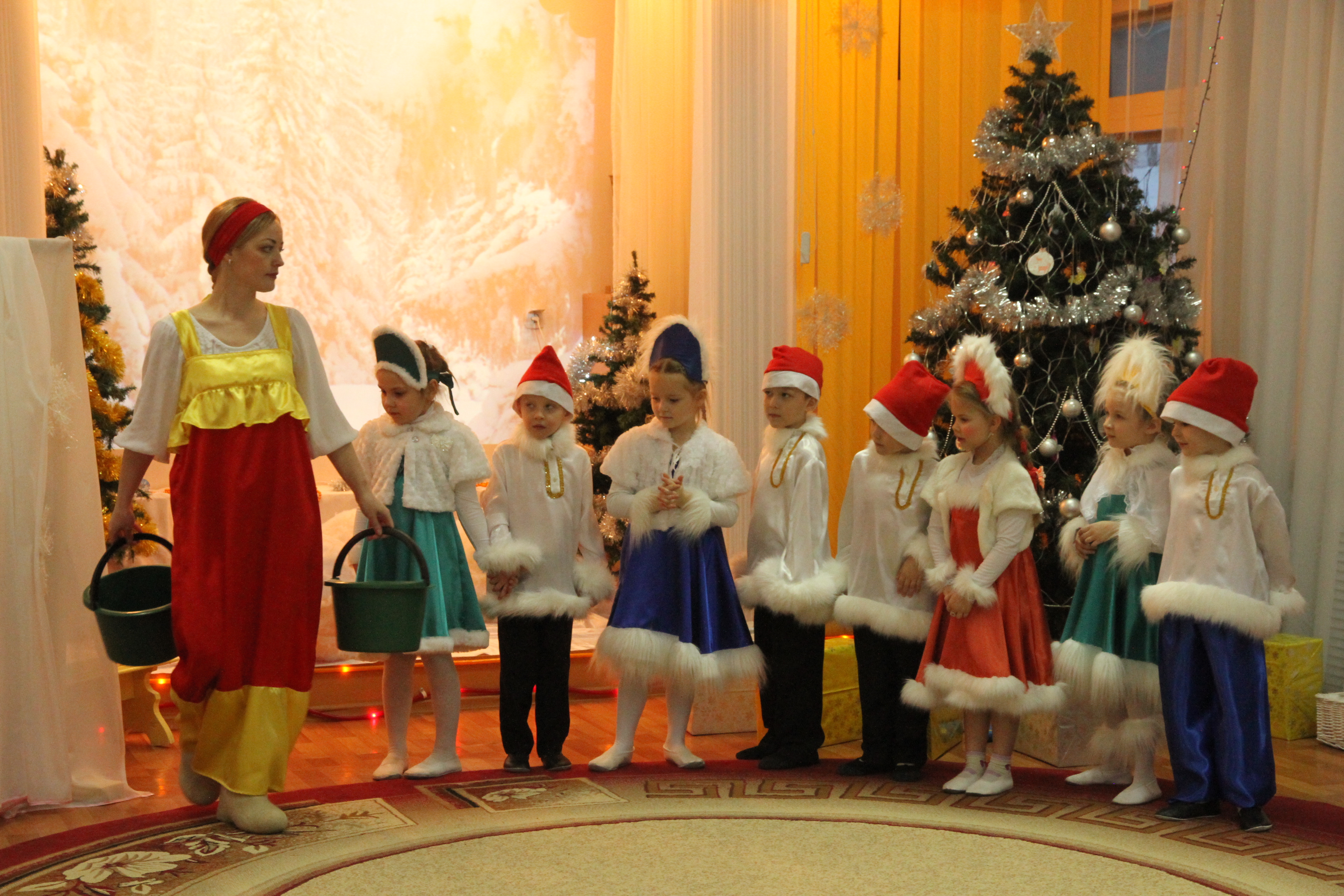 Театрализованное представление сказки Морозко в детском саду. Фото коллектива садика Морозко Мегион.